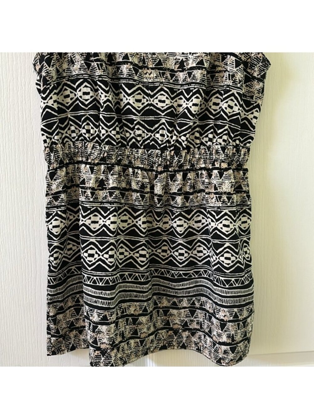 Geometric light elastic babydoll top - Picture 2 of 3